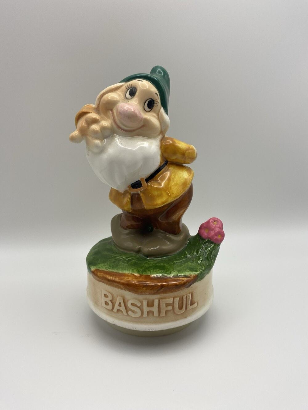 Disney Snow White & The Seven Dwarfs Schmid Bashful Music Box Figurine